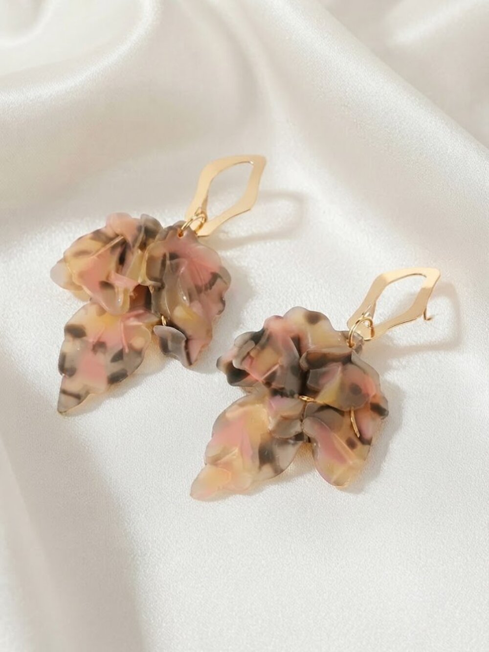 Ladies Dangle Leaf Earrings